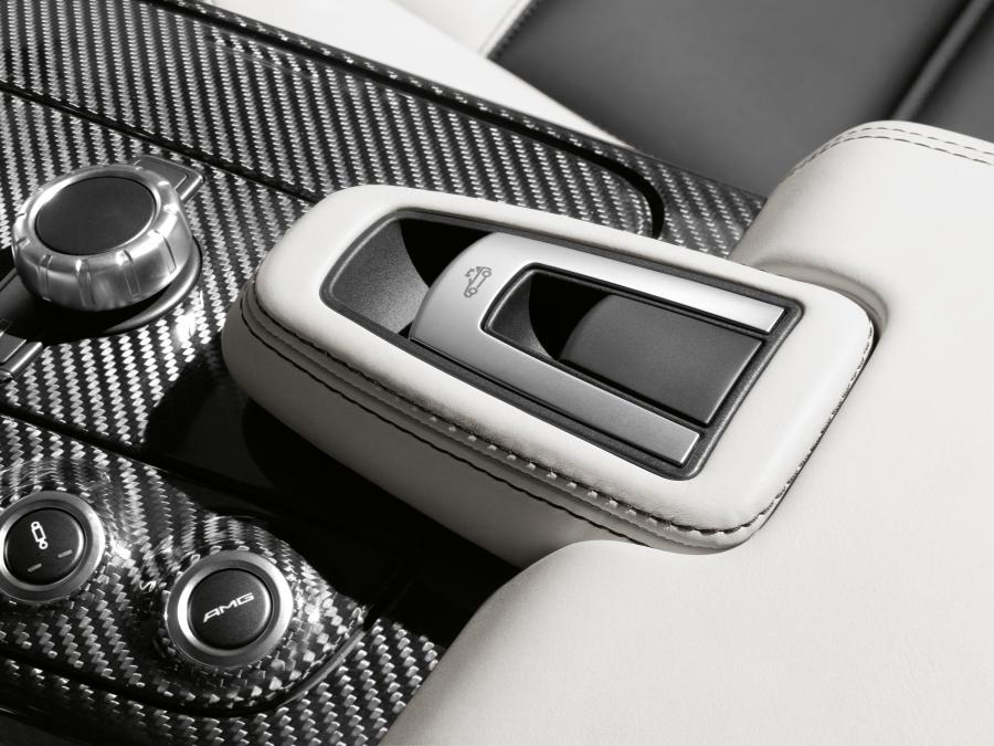  Mercedes-Benz SLS AMG Roadster 2011 года  (фото 14 из 183)